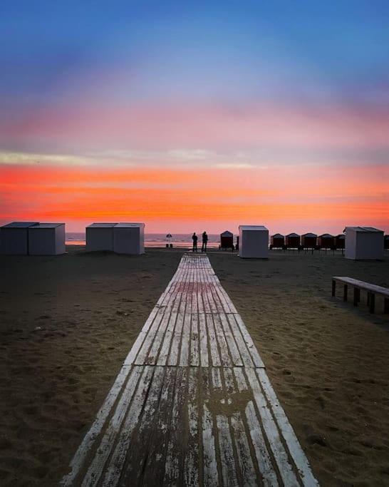 Duplex Avec Parking A 100M De La Mer De Panne Exteriör bild